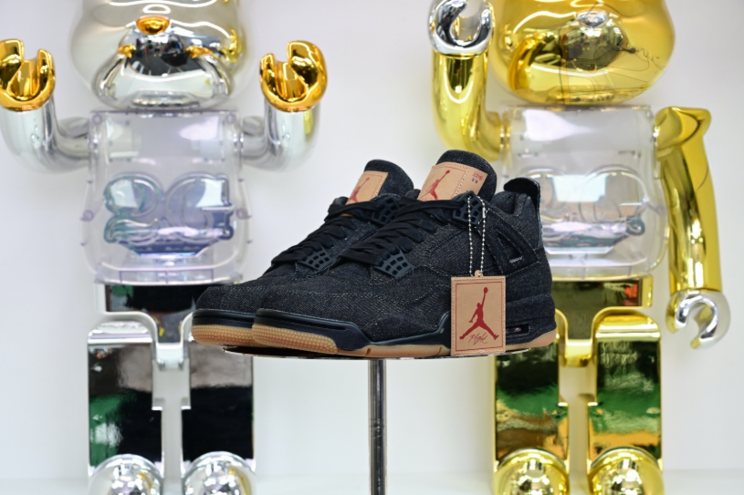 levi's x Air Jordan 4 levis black (levis tag)AO2571-001
