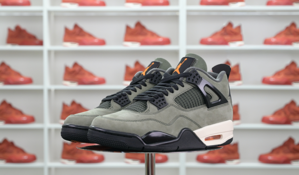 UNDEFEATED x Air Jordan 4 B1519-200