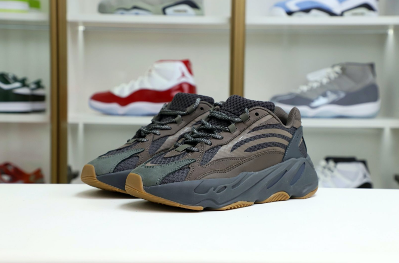 Yeezy boost 700 V2 "Geode"